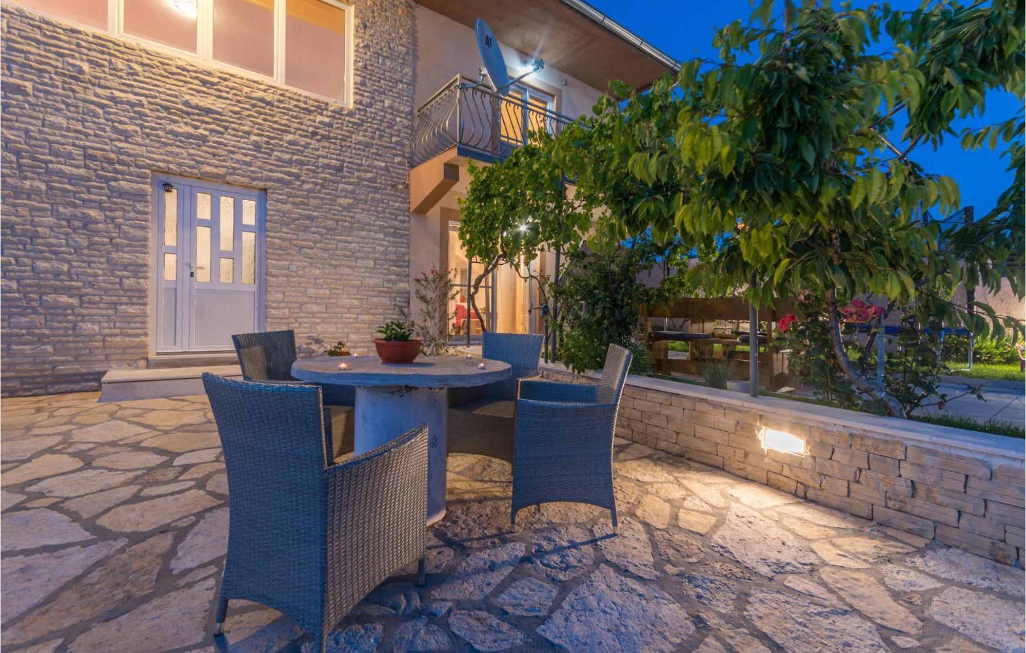 Amazing Home In Lisicic With Outdoor Swimming Pool Lisicici Екстериор снимка